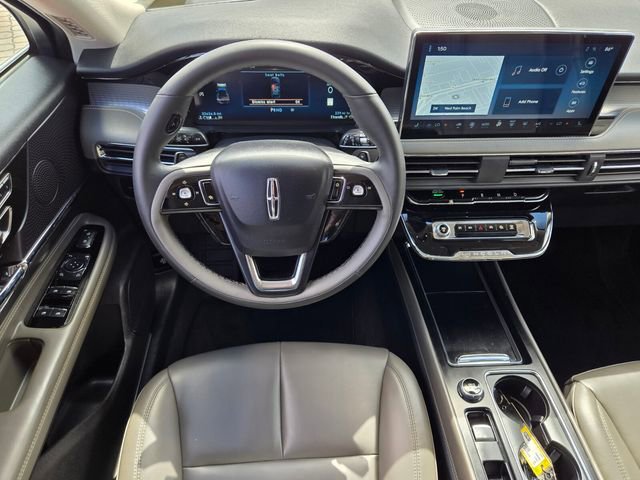 Used 2023 Lincoln Corsair FWD w/ Towing Package image 16