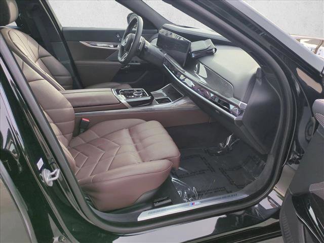 Used 2024 BMW 760i xDrive w/ Premium Package 2 AWD/4WD image 23