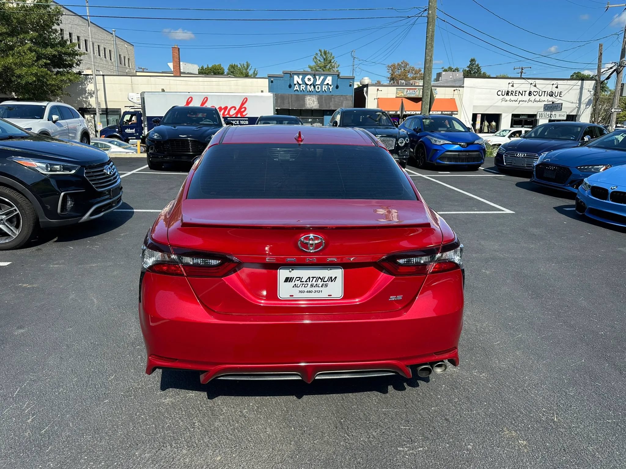 Used 2021 Toyota Camry SE FWD image 6