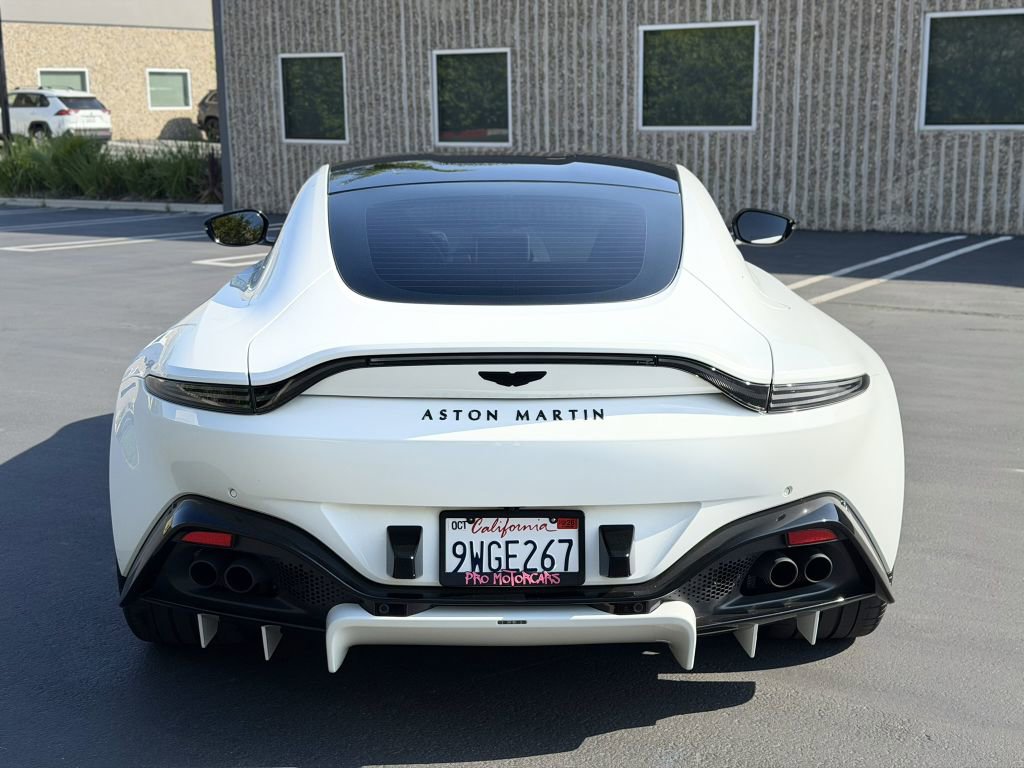 Used 2022 Aston Martin V8 Vantage Coupe RWD image 18