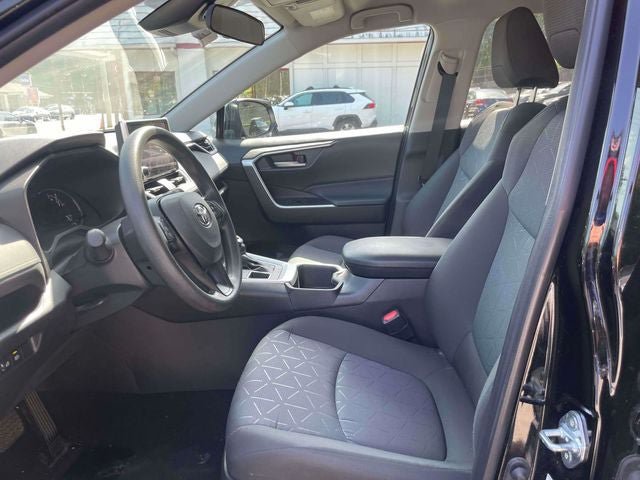 Used 2025 Toyota RAV4 XLE AWD/4WD image 17