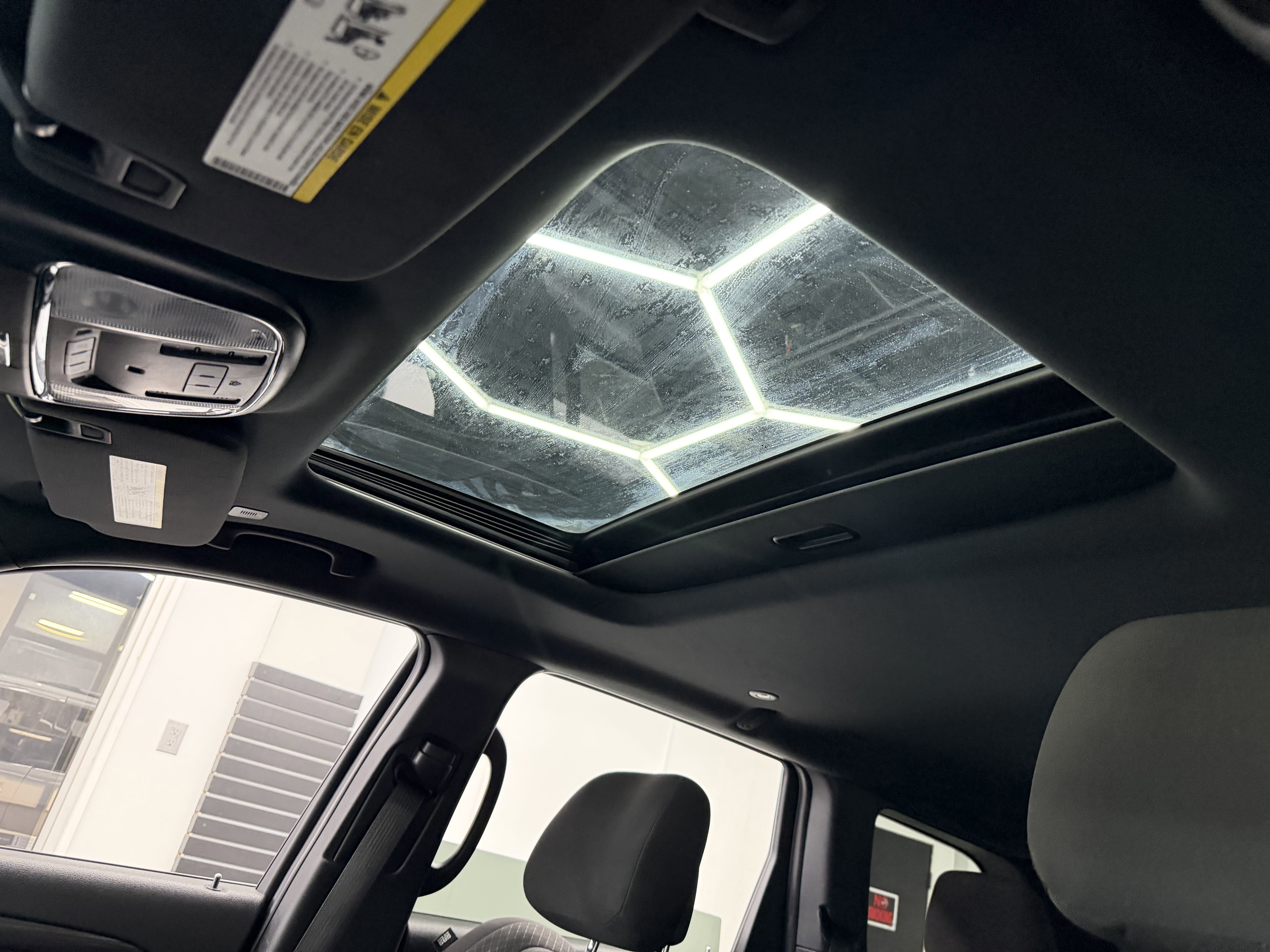 Used 2021 Jeep Grand Cherokee Laredo image 5