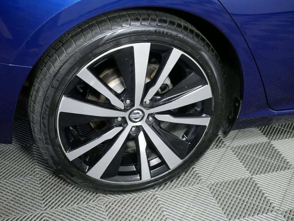 Used 2019 Nissan Altima 2.5 SR FWD image 11