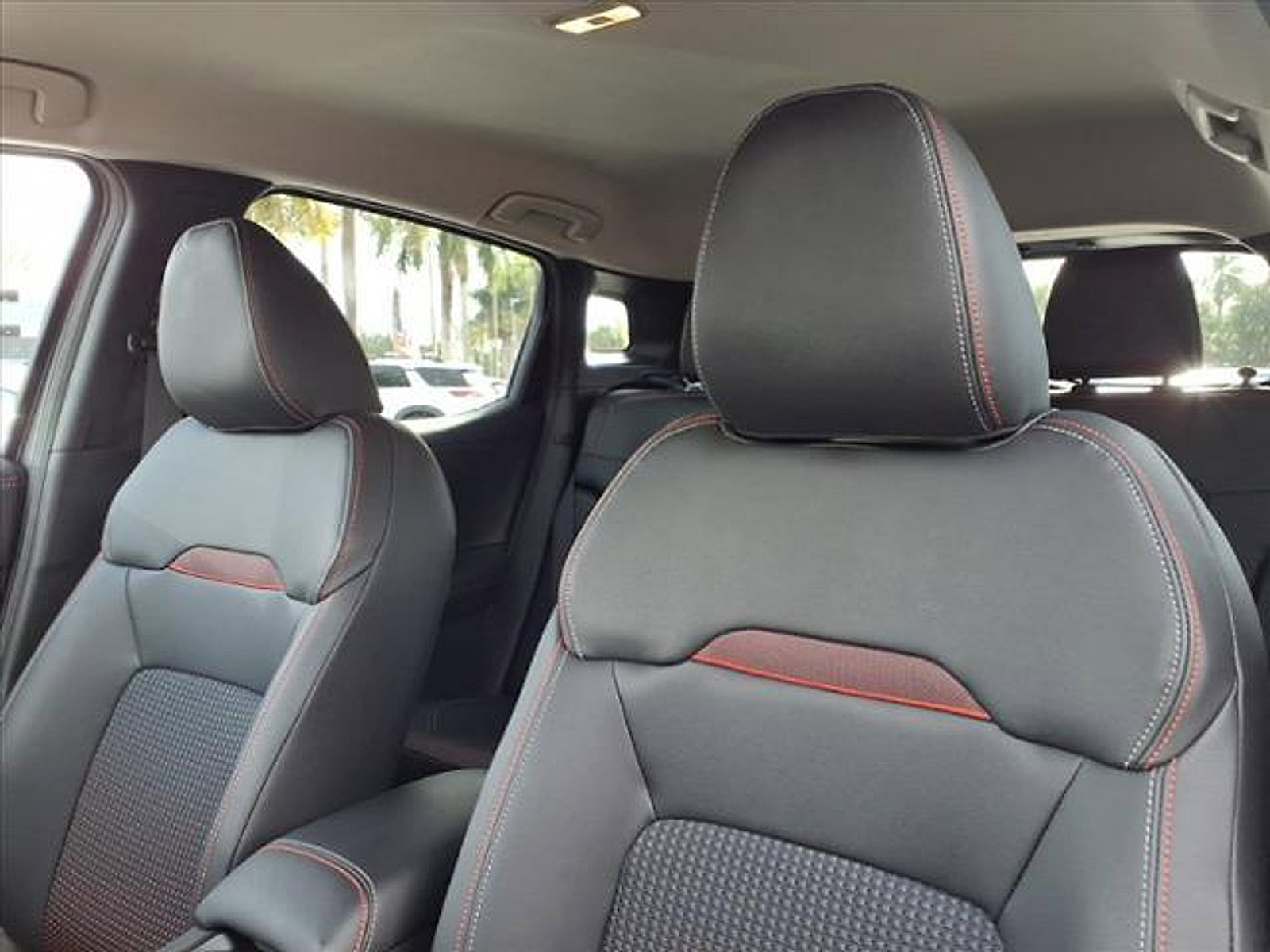 Used 2025 Nissan Kicks SR image 16