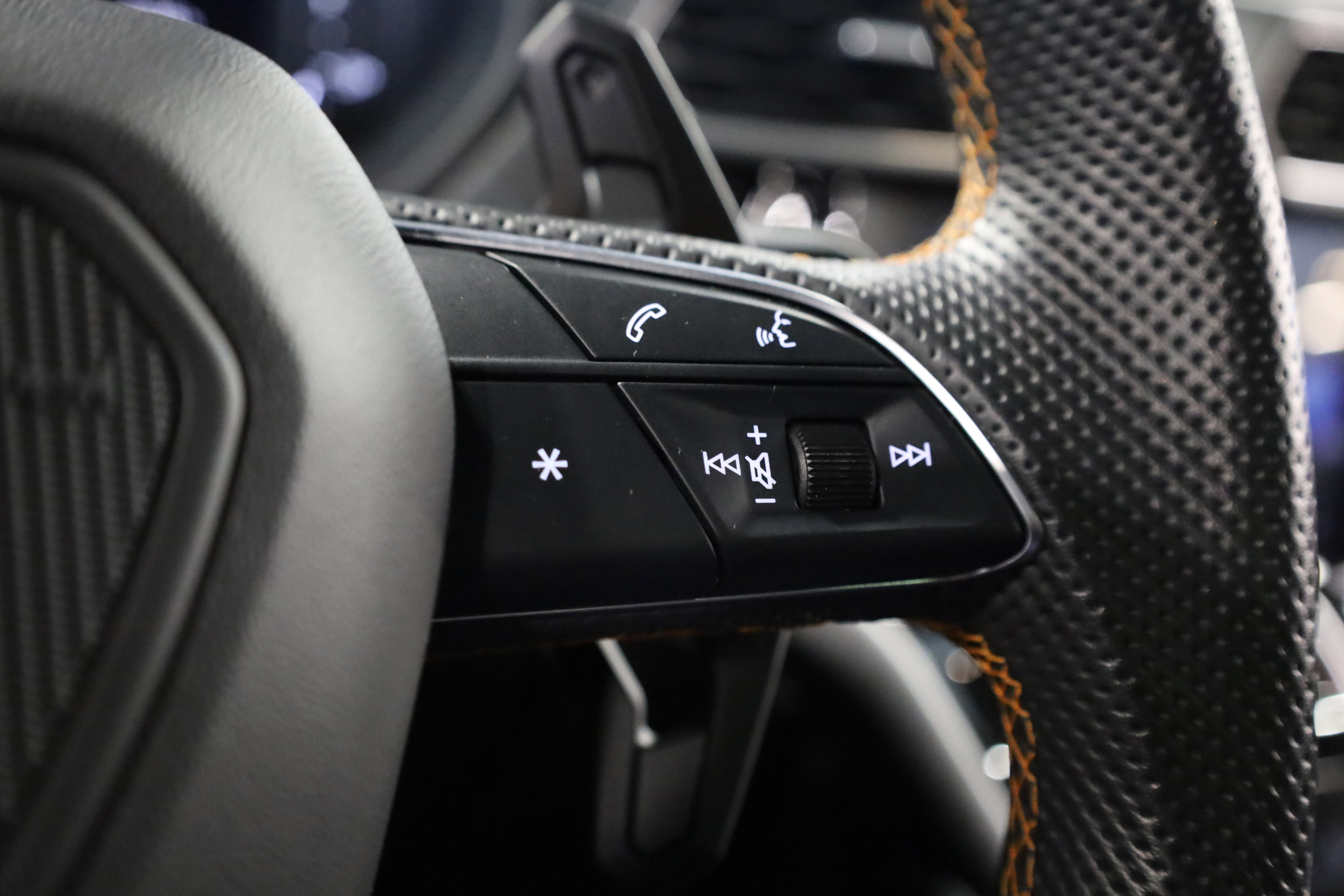 Used 2021 Lamborghini Urus image 24