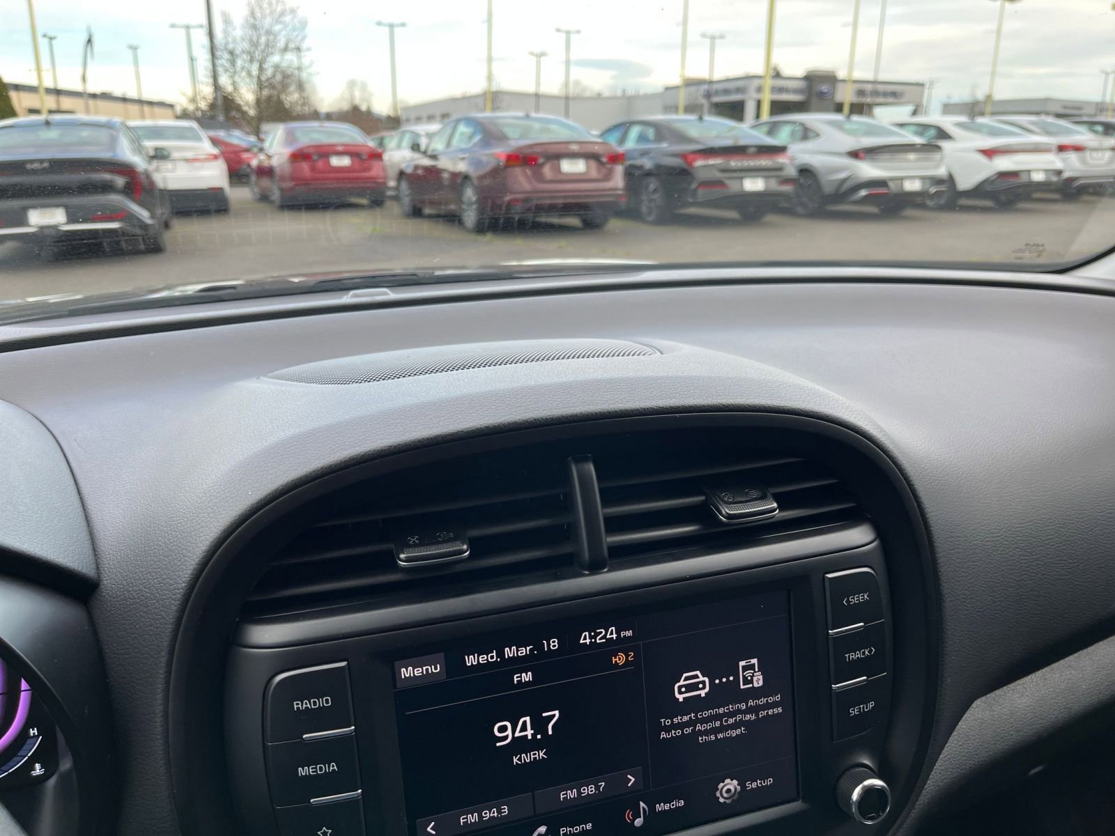 Used 2025 Kia Soul LX w/ LX Technology Package image 17