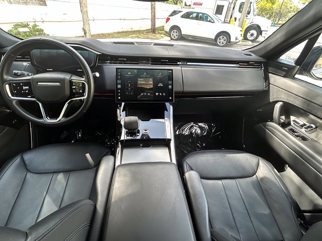 Used 2025 Land Rover Range Rover Sport SE AWD/4WD image 10