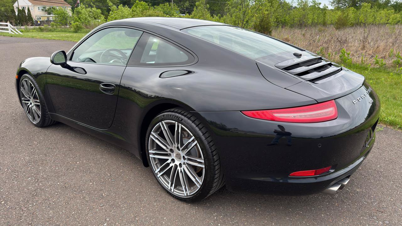 Used 2016 Porsche 911 Carrera Black Edition RWD image 22