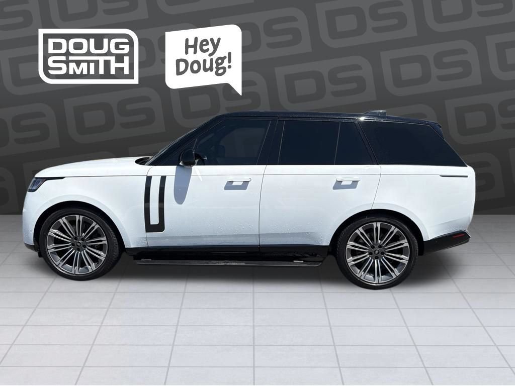 Used 2023 Land Rover Range Rover SE AWD/4WD image 2