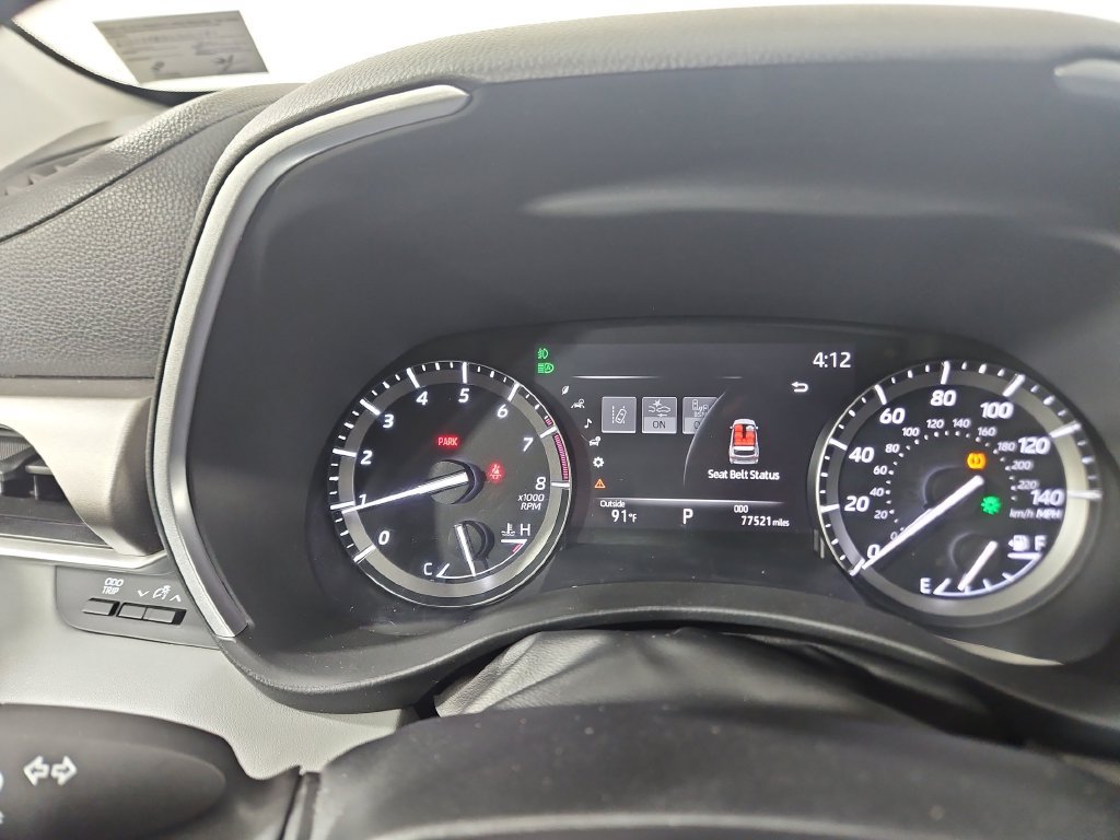 Used 2020 Toyota Highlander XLE AWD/4WD image 16