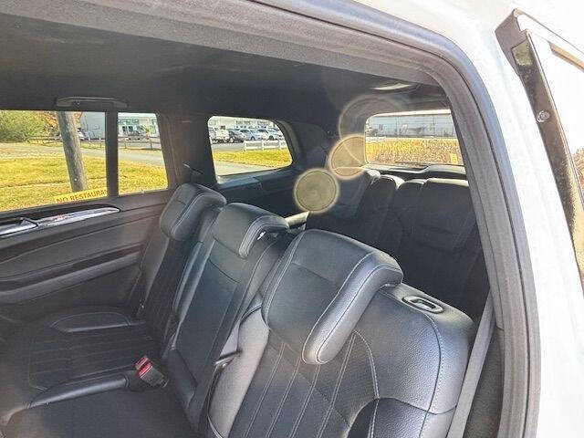 Used 2017 Mercedes-Benz GLS 450 4MATIC image 9