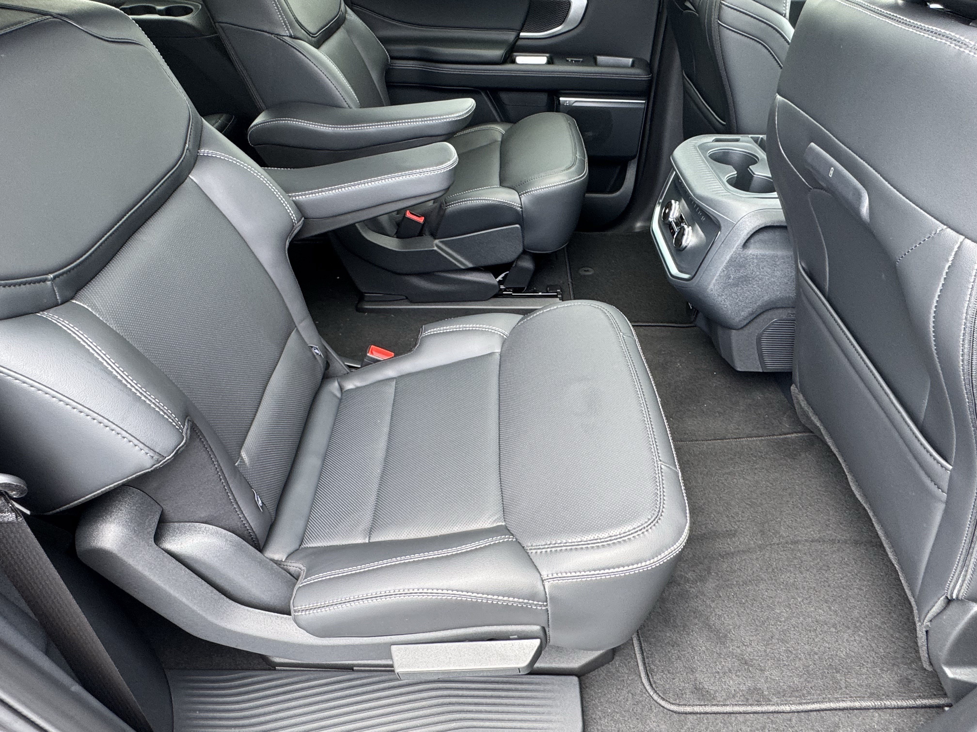 New 2026 Ford Expedition Max Platinum w/ Stealth Appearance Package AWD/4WD image 17