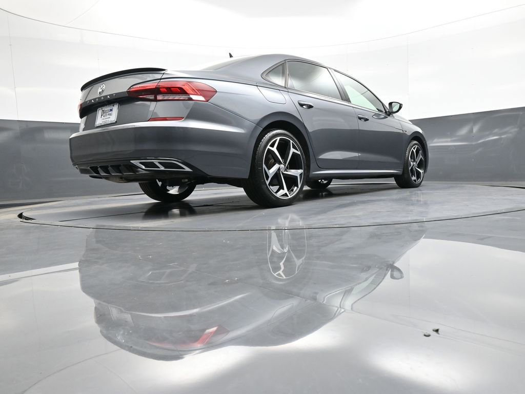 Used 2021 Volkswagen Passat 2.0T R-Line image 29