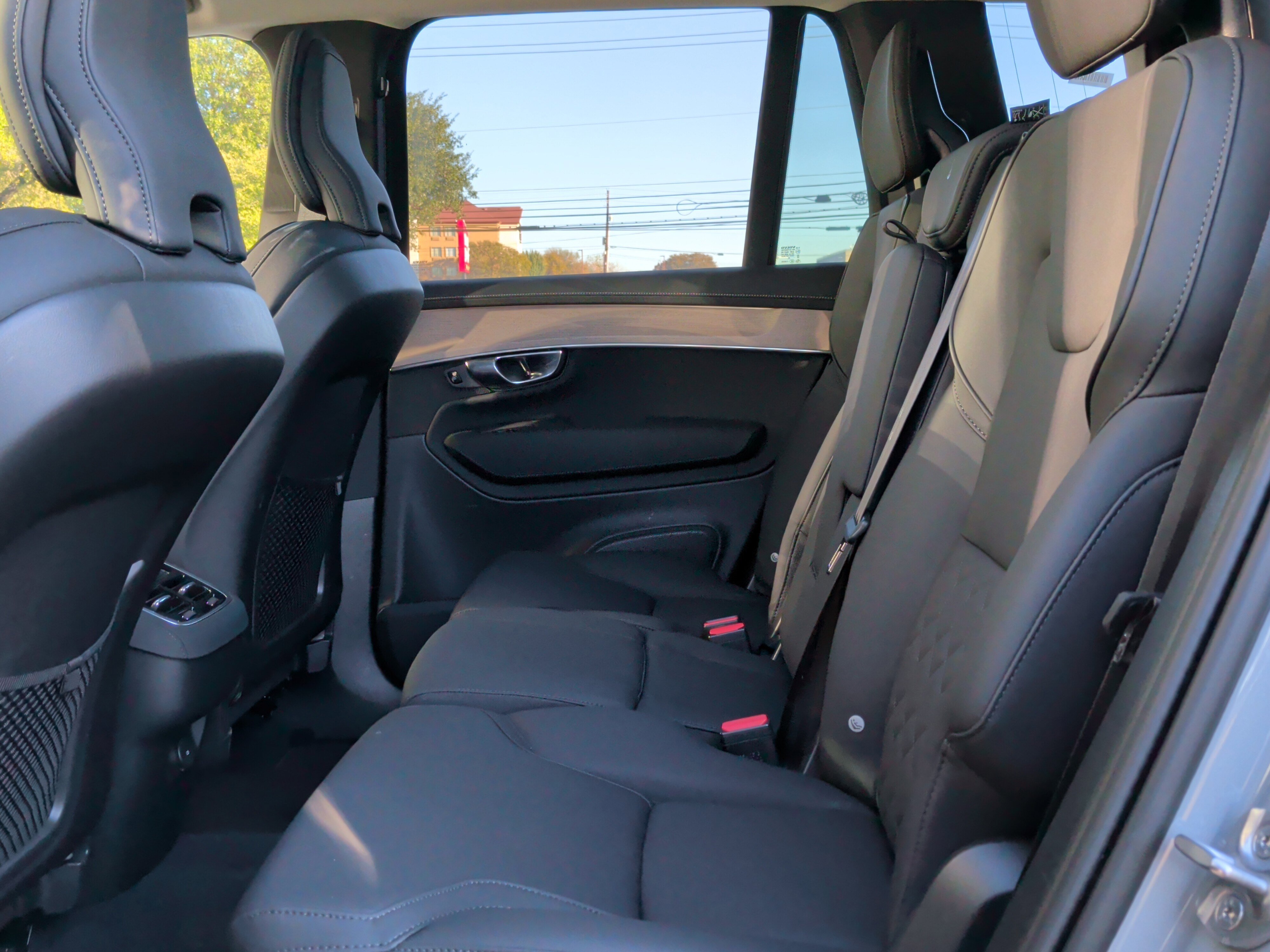 Used 2025 Volvo XC90 B6 Plus image 17