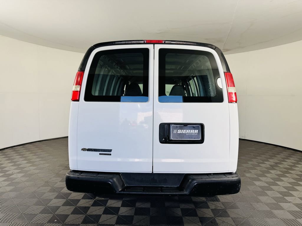 Used 2015 Chevrolet Express 2500 RWD image 15