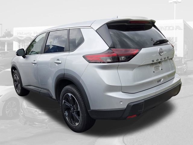 Used 2025 Nissan Rogue SV FWD image 2