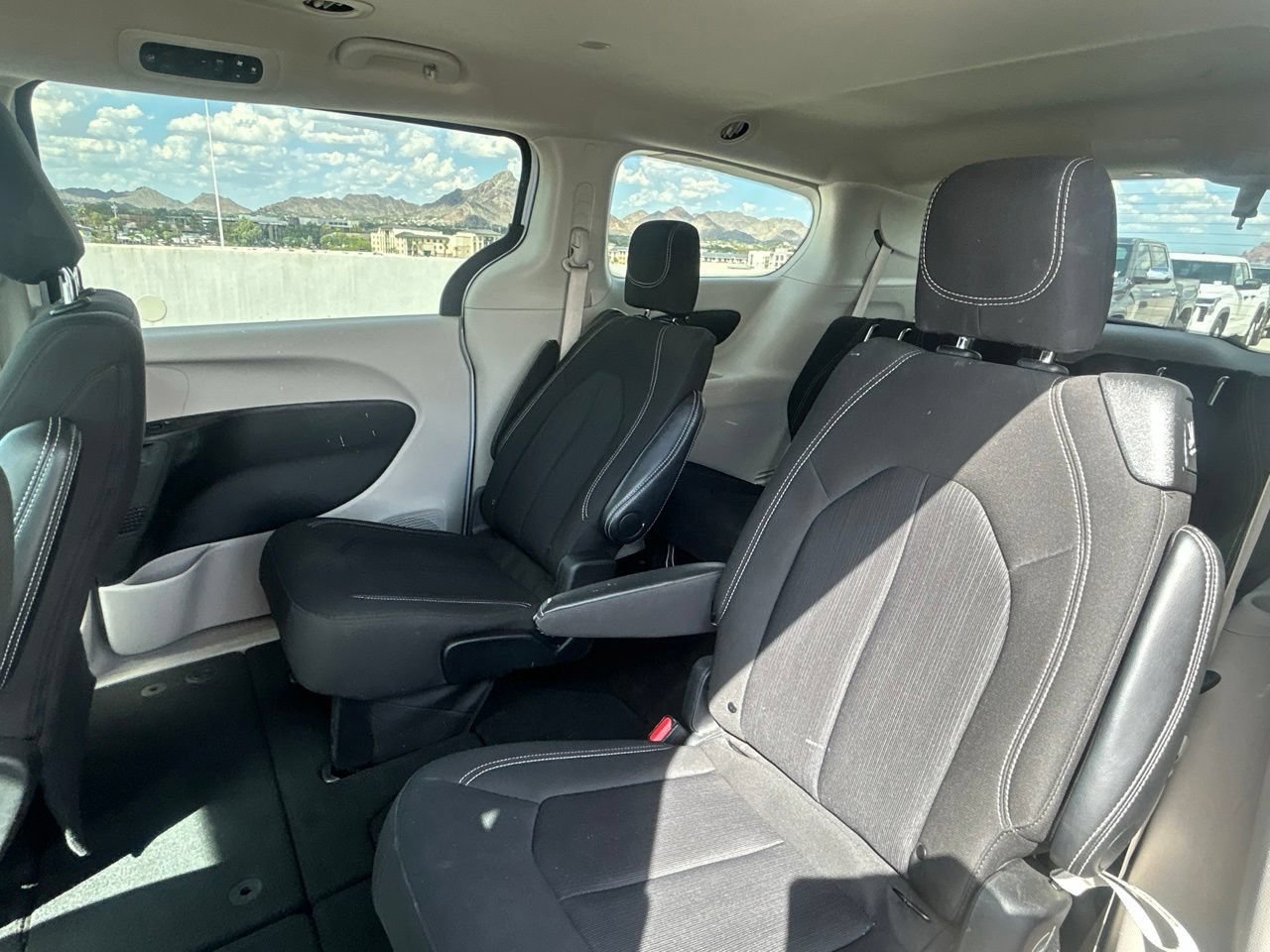 Used 2024 Chrysler Voyager LX FWD image 7
