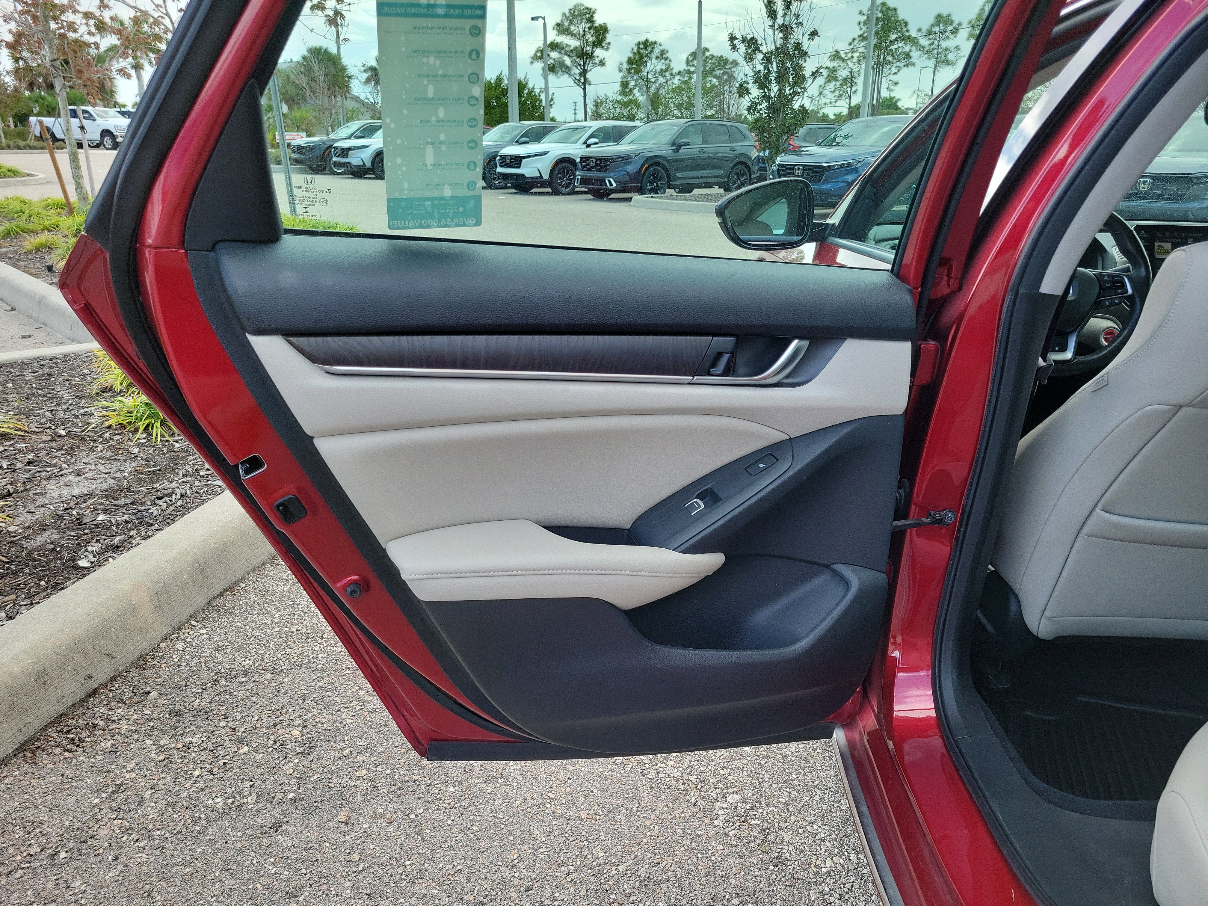 Used 2019 Honda Accord Touring image 15