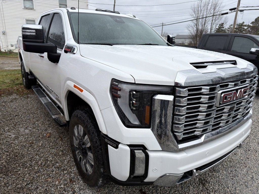 Used 2025 GMC Sierra 3500 Denali w/ Denali Reserve Package image 9