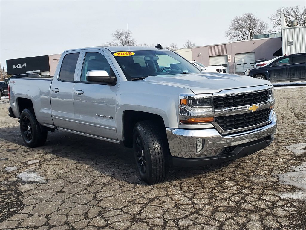 Used 2018 Chevrolet Silverado 1500 LT w/ All Star Edition image 2