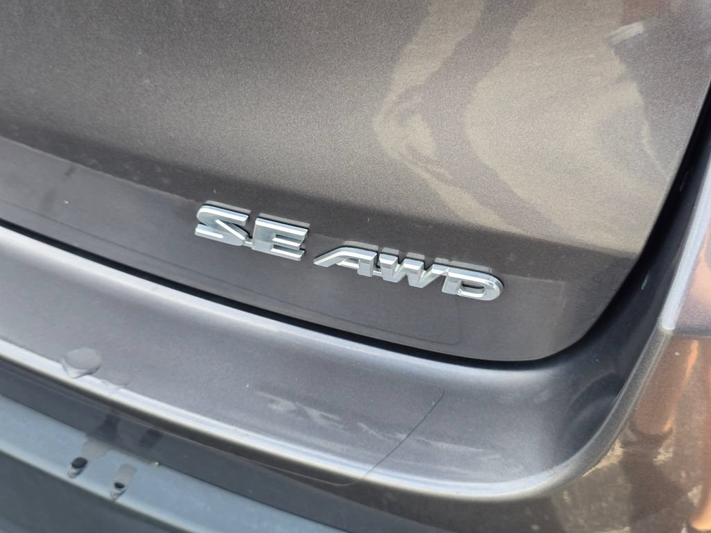 Used 2019 Toyota Highlander SE AWD/4WD image 12
