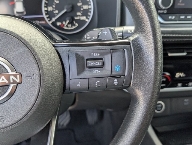 Used 2023 Nissan Rogue SV FWD image 17