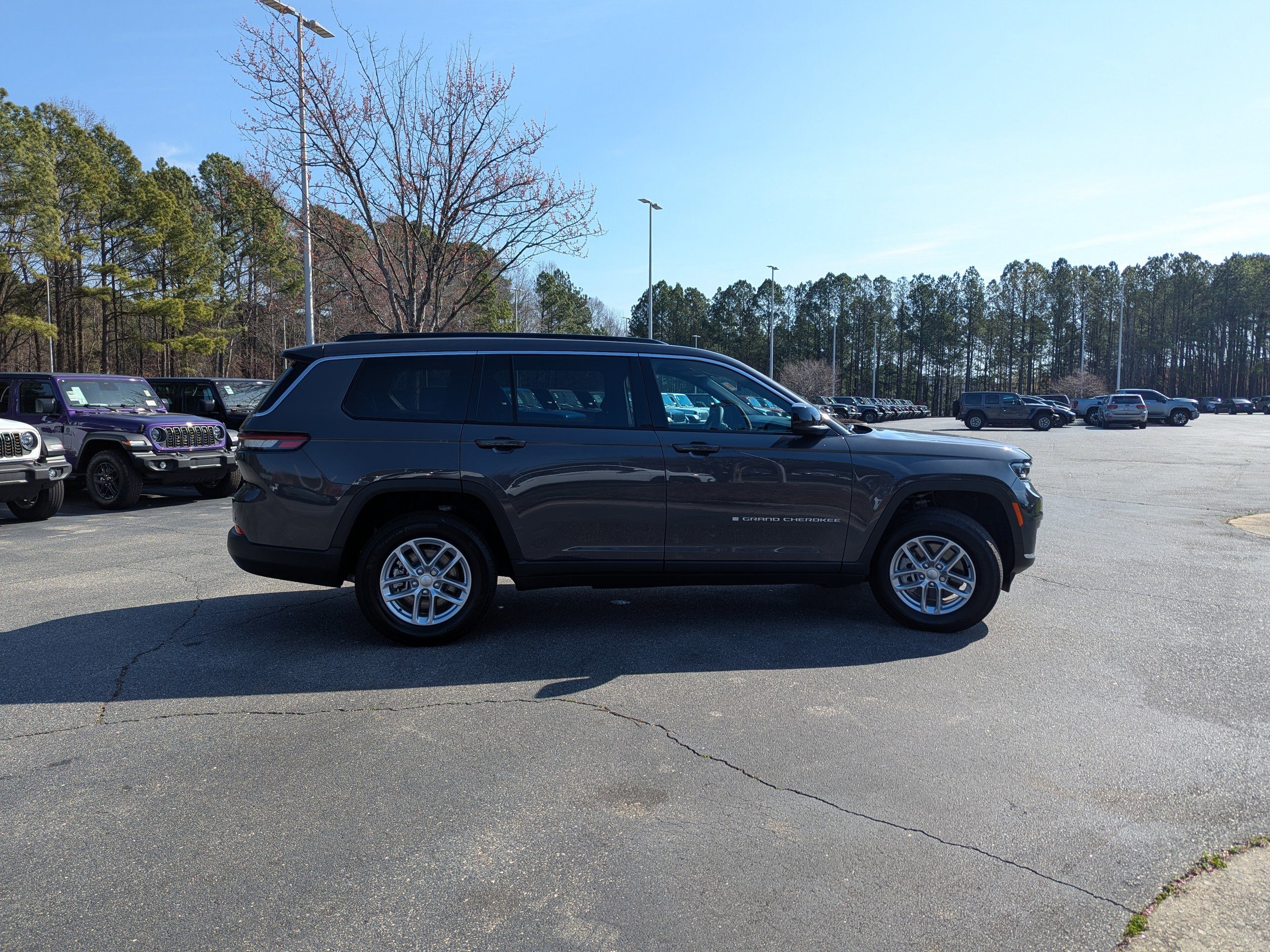 Certified 2025 Jeep Grand Cherokee L Laredo w/ Trailer Tow Package image 4