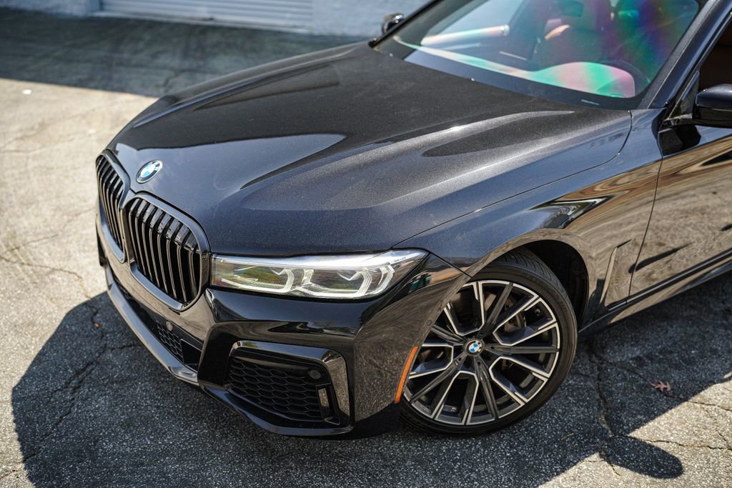 Used 2022 BMW 740i w/ M Sport Package RWD image 2