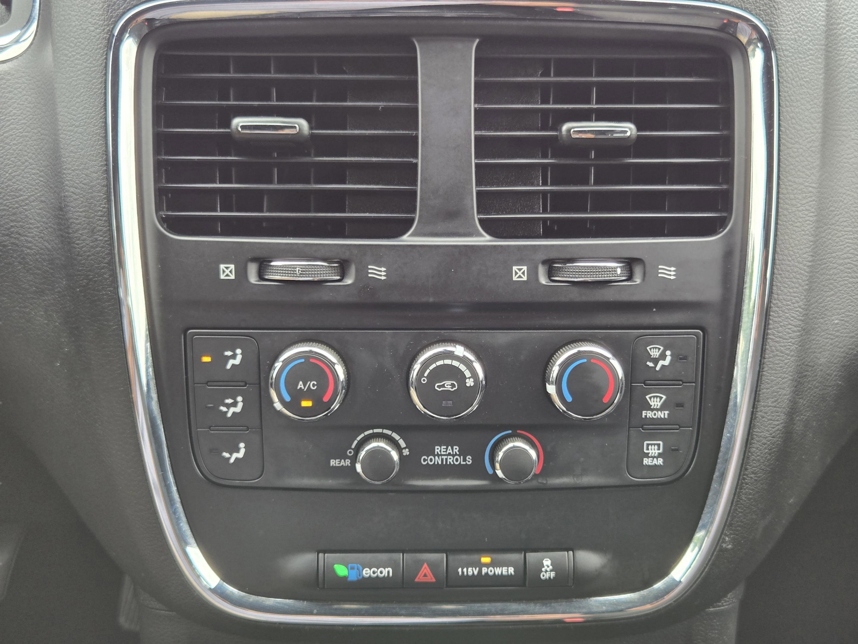 Used 2020 Dodge Grand Caravan SE FWD image 27