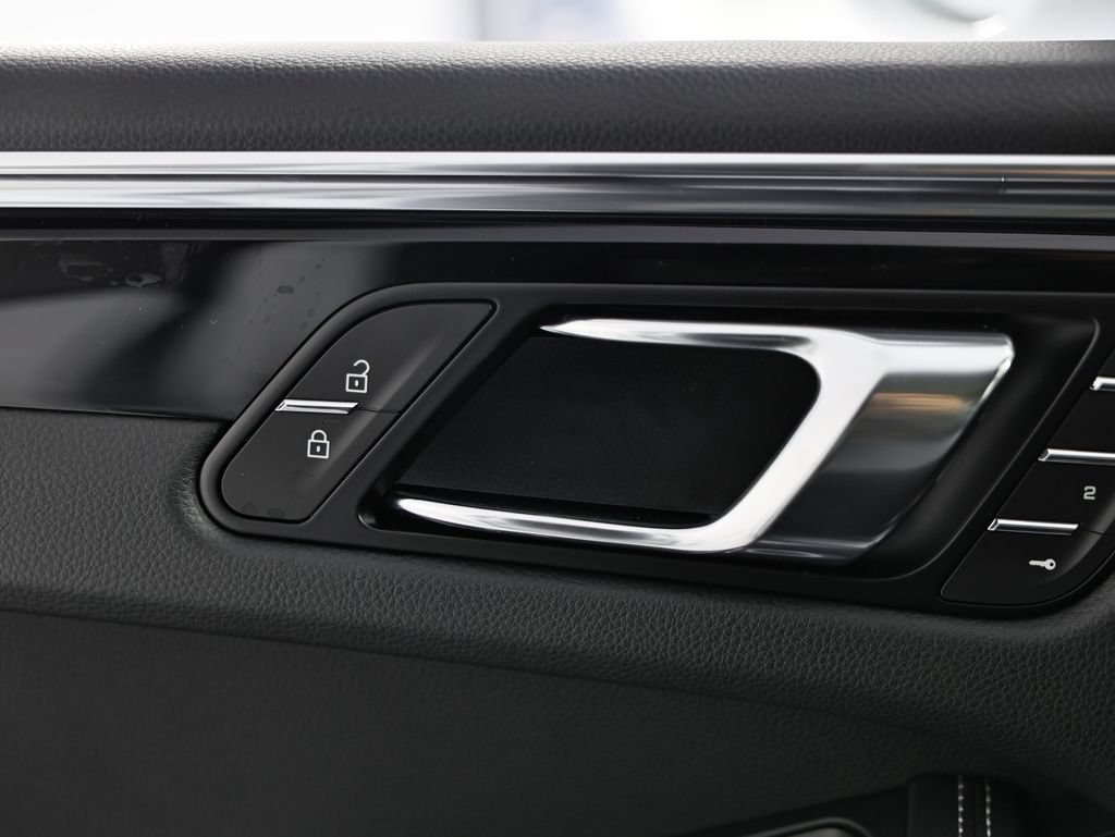 New 2026 Porsche Macan S AWD/4WD image 18