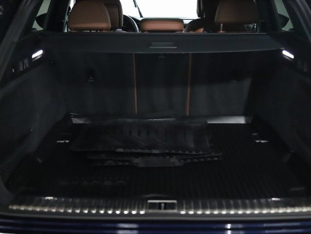 Used 2022 Audi e-tron Premium AWD/4WD image 34