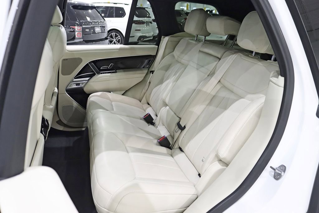 Used 2023 Land Rover Range Rover SE image 31