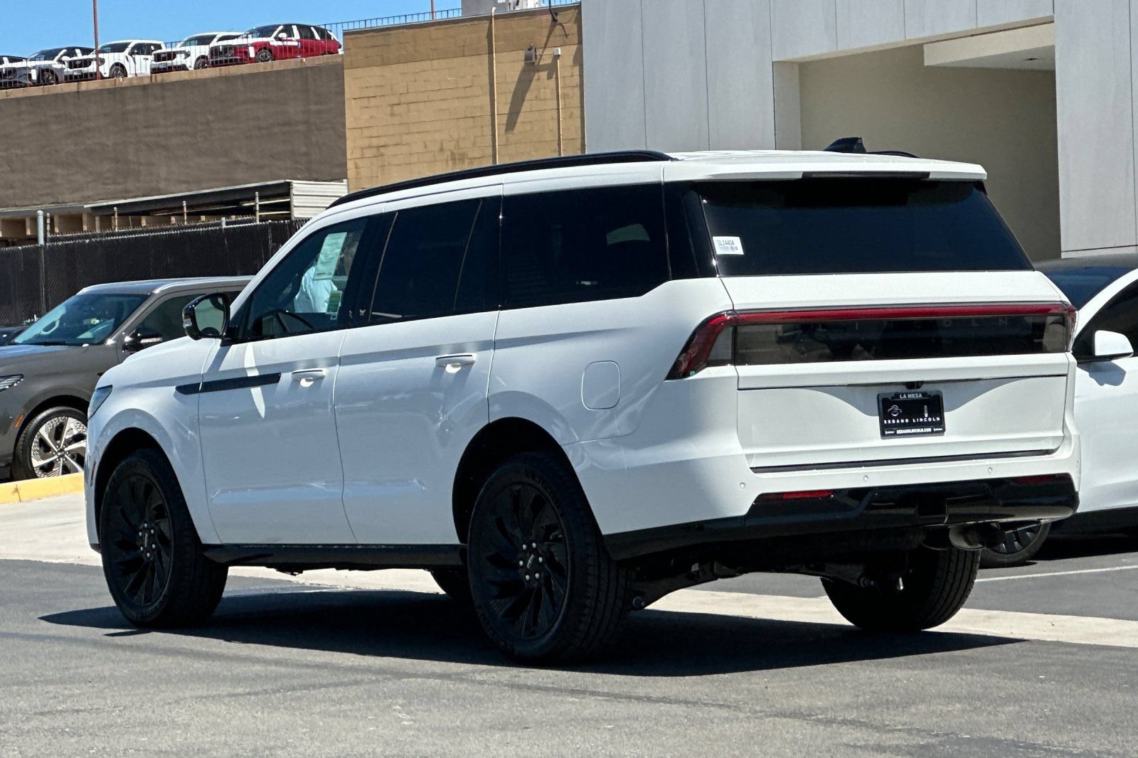 New 2026 Lincoln Navigator Reserve w/ Jet Appearance Package AWD/4WD image 5