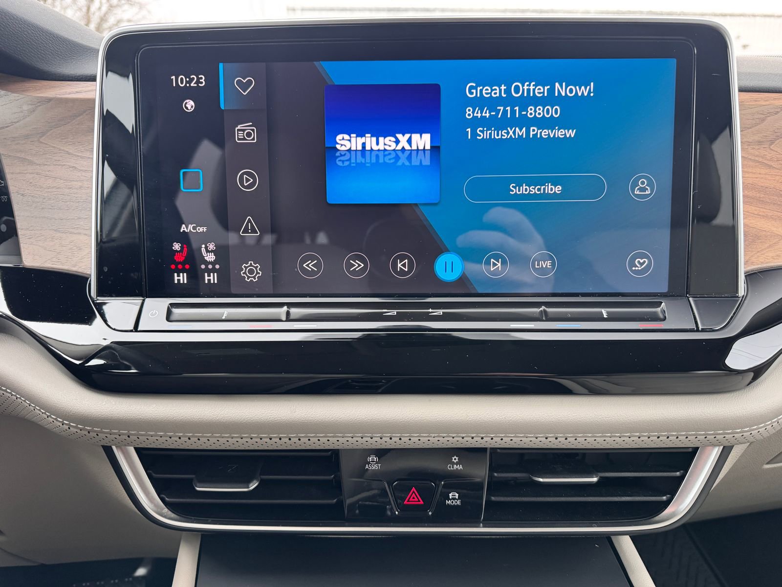 Used 2024 Volkswagen Atlas SE image 19