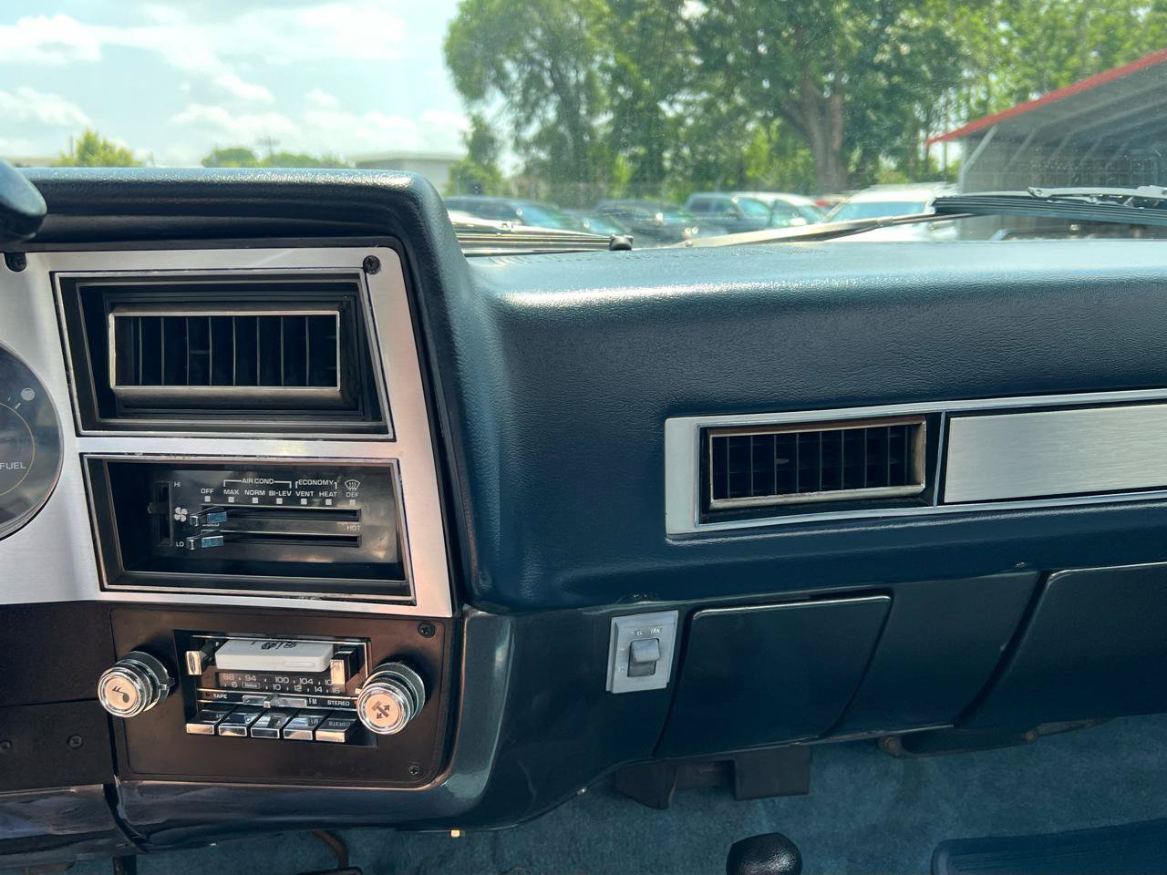 Used 1987 GMC Sierra 1500 4x4 Regular Cab image 12