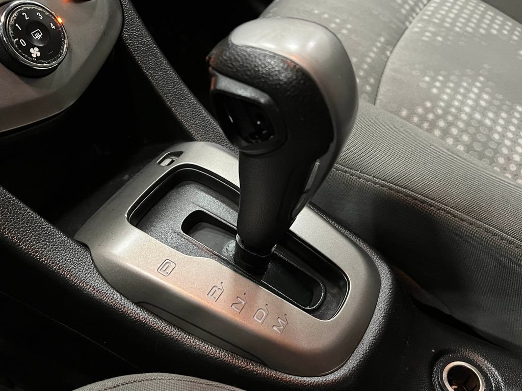 Used 2016 Chevrolet Sonic LS FWD image 27