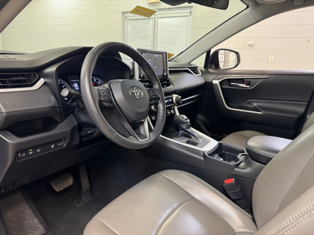 Used 2020 Toyota RAV4 XLE w/ Convenience Package image 12