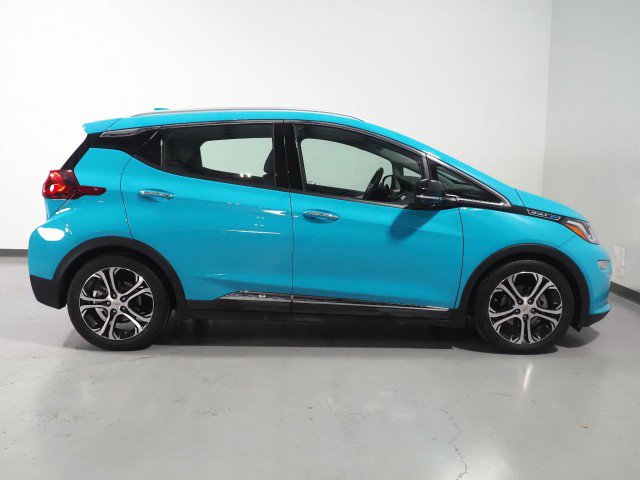 Used 2021 Chevrolet Bolt Premier w/ Infotainment Package FWD image 4