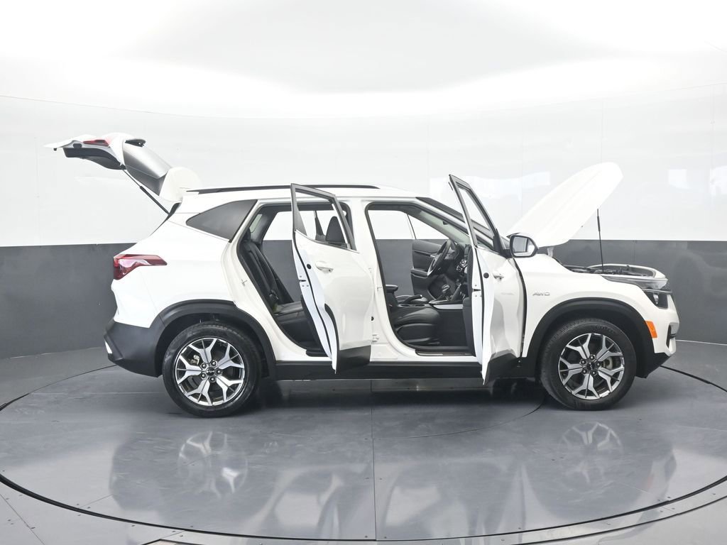 Used 2022 Kia Seltos EX image 75