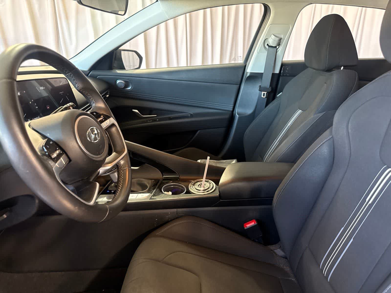 Used 2023 Hyundai Elantra SEL w/ Convenience Package FWD image 18