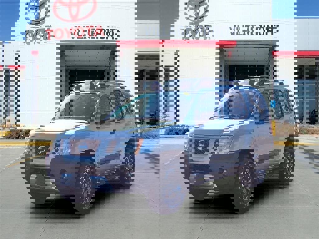 Used 2015 Nissan Xterra PRO-4X w/ Pro-4x Leather Package image 1