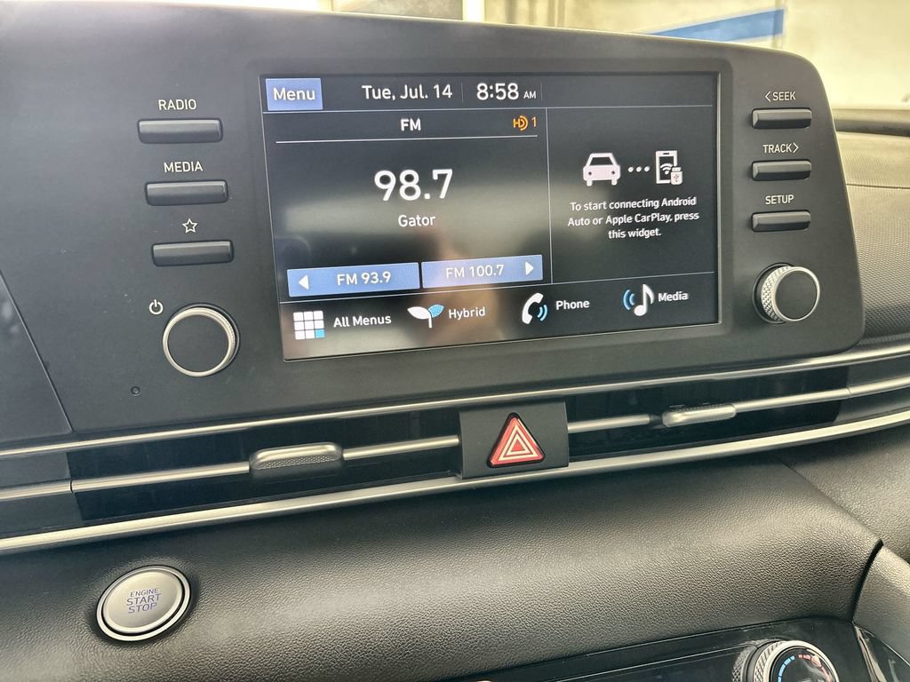 Certified 2025 Hyundai Elantra Hybrid FWD image 12