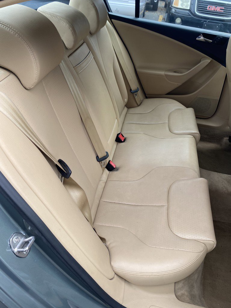 Used 2006 Volkswagen Passat Value Edition image 16