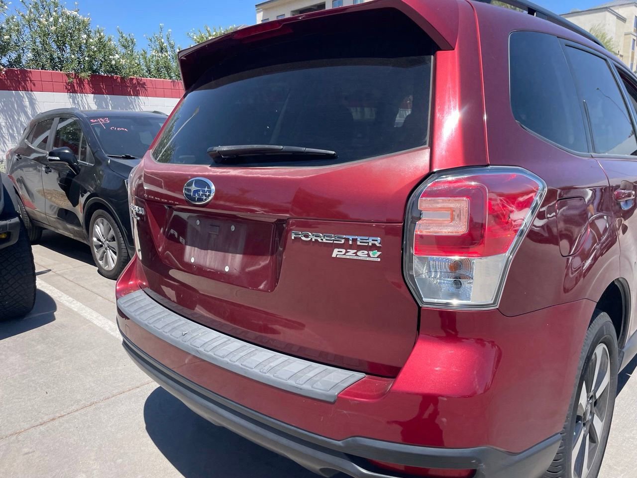 Used 2017 Subaru Forester 2.5i Premium w/ Popular Package #2A AWD/4WD image 4
