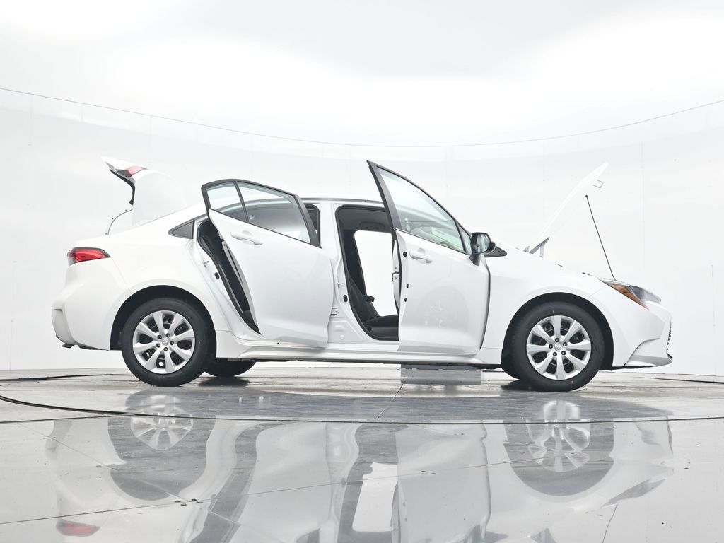 Used 2024 Toyota Corolla LE image 44