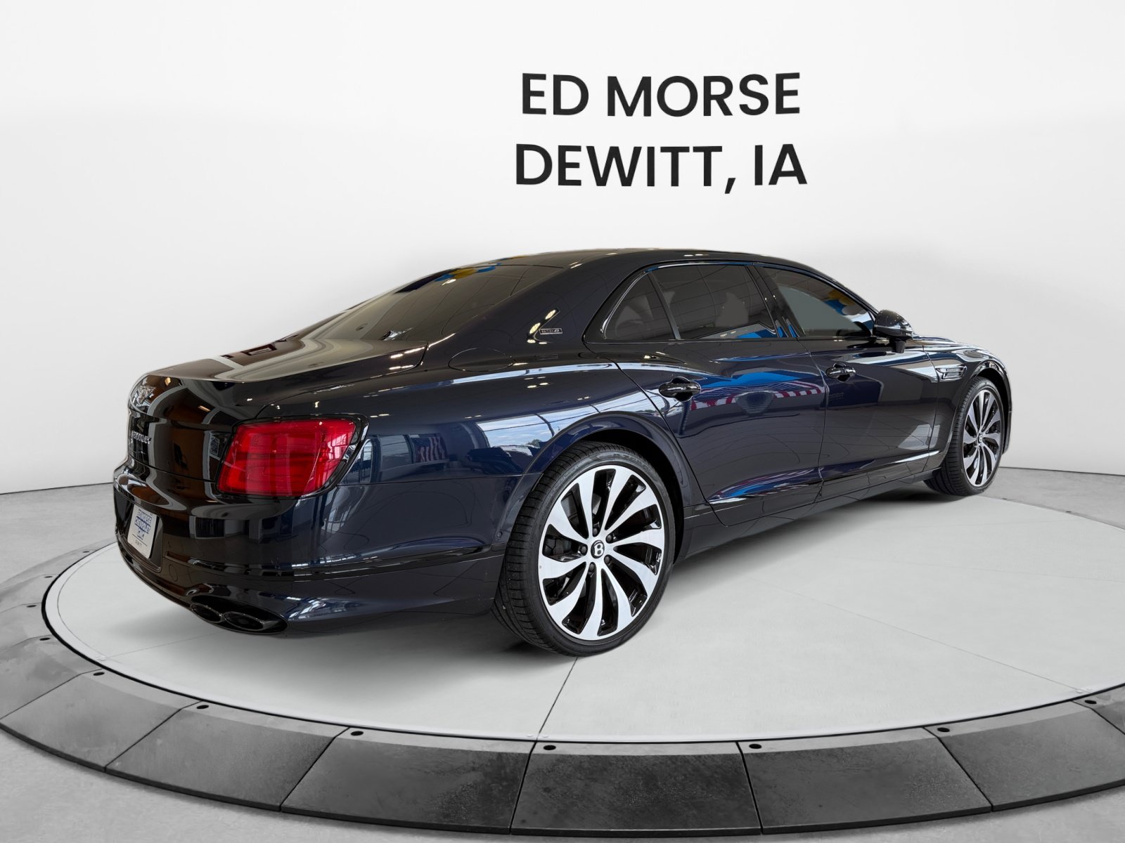 Used 2024 Bentley Flying Spur V8 AWD/4WD image 5