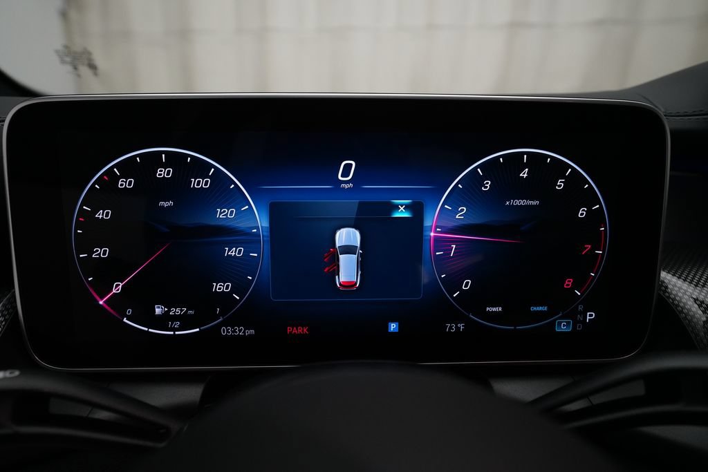 Used 2025 Mercedes-Benz GLC 300 4MATIC image 2