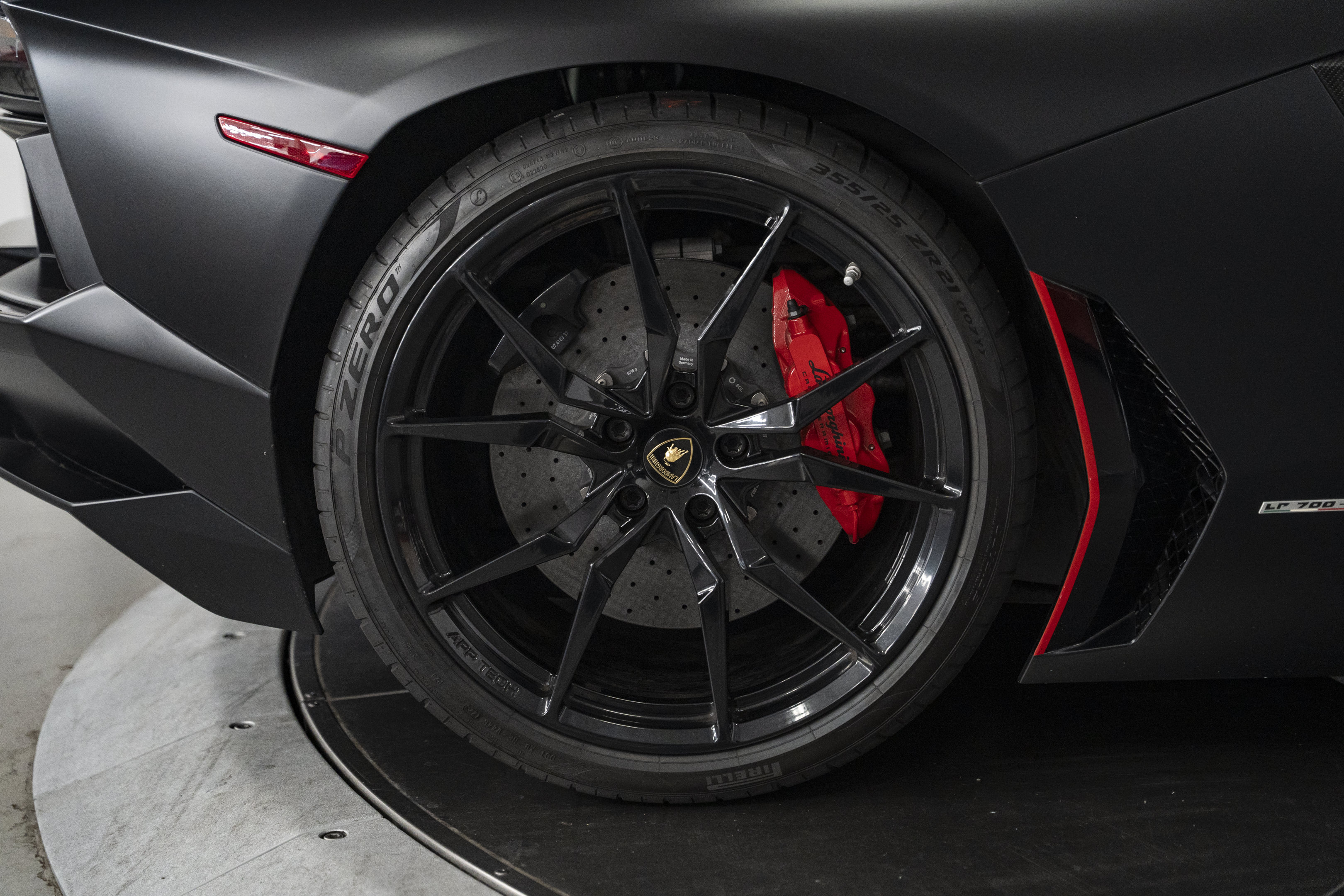 Used 2016 Lamborghini Aventador LP 700-4 AWD/4WD image 9