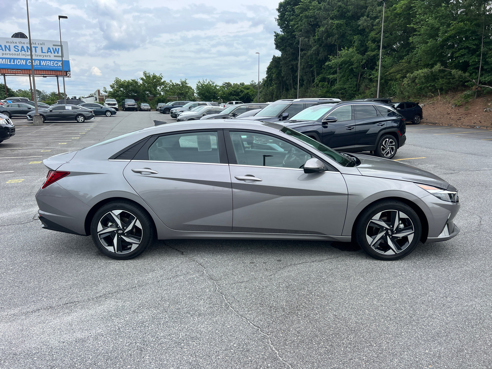 Certified 2023 Hyundai Elantra Limited FWD image 4