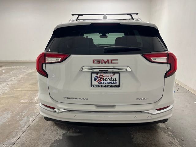Used 2024 GMC Terrain Denali w/ Denali Premium Package image 11